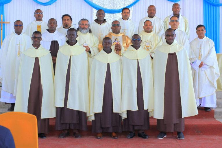 FIVE YOUNG CARMELITES COMMIT THEMSELVES TO THE LORD TO BLOOM IN THE GARDEN OF CARMEL